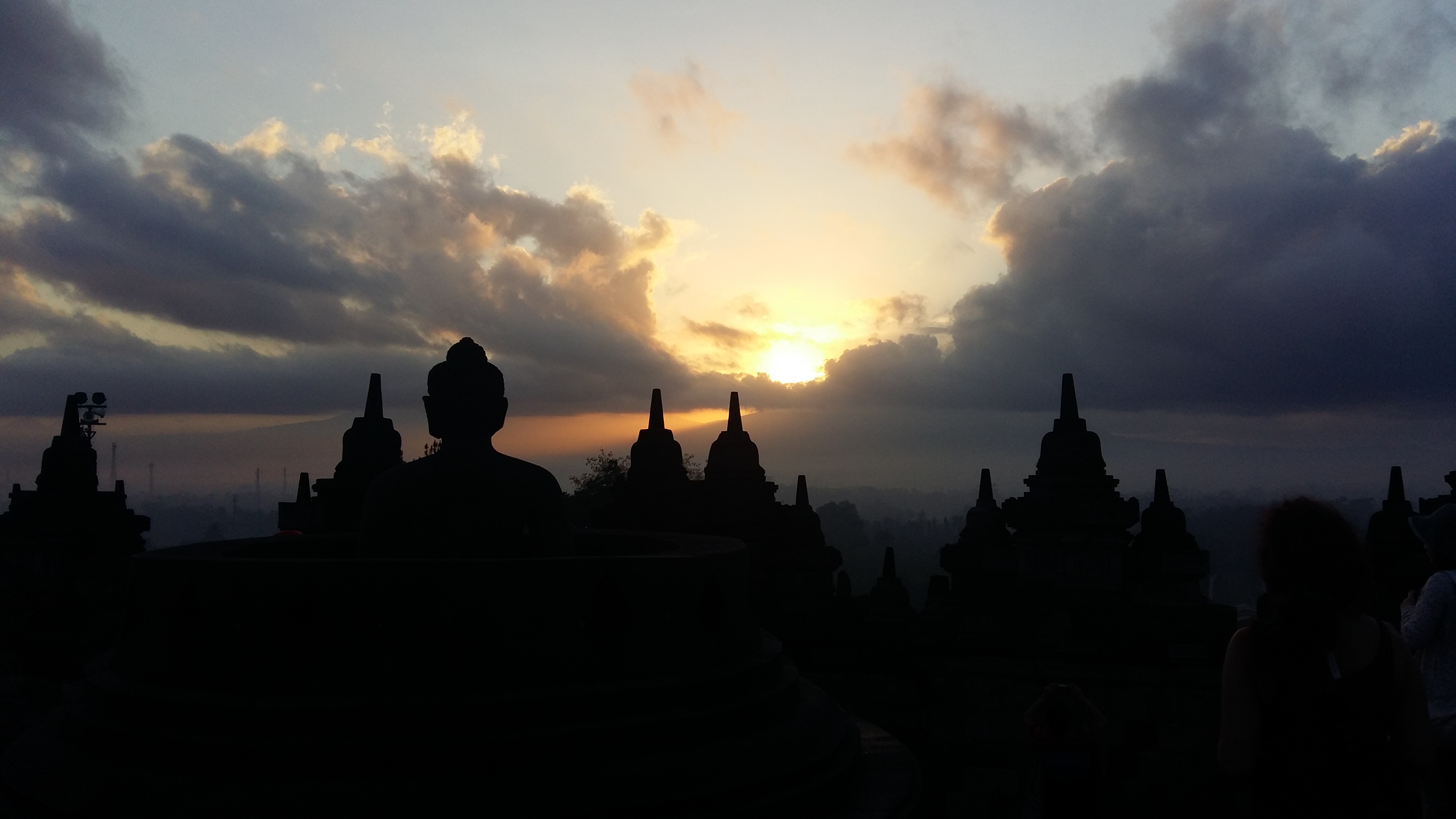 Borobudur, formado por 504 estatuas de Buda